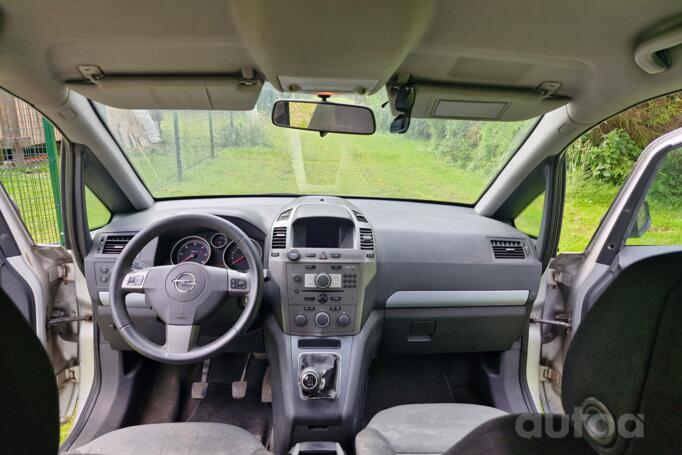 Opel Zafira B Minivan 5-doors