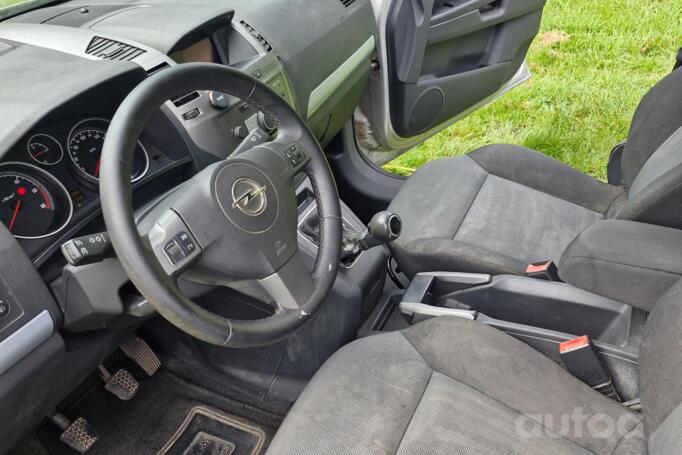 Opel Zafira B Minivan 5-doors
