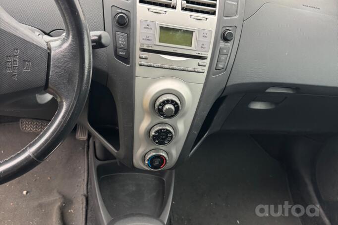 Toyota Yaris 2 generation