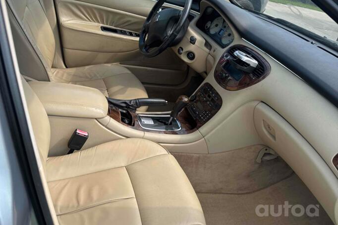 Peugeot 607