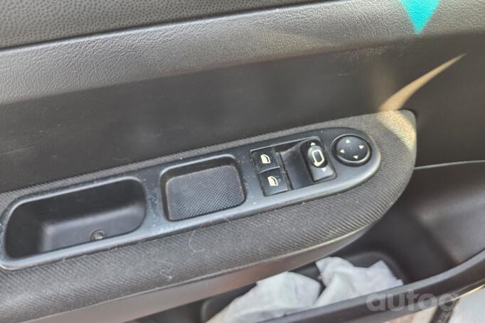 Peugeot 307 1 generation [restyling] Hatchback 5-doors