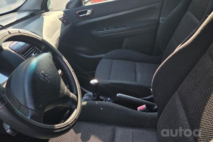 Peugeot 307 1 generation [restyling] Hatchback 5-doors