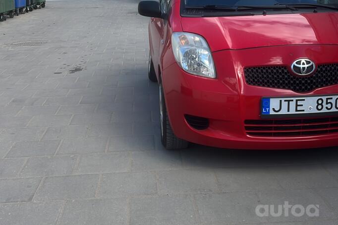 Toyota Yaris 2 generation