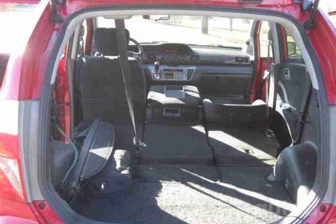 Honda FR-V
