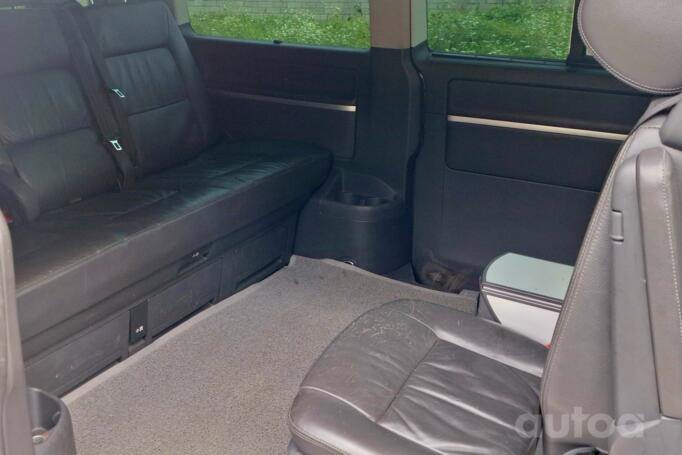 Volkswagen Multivan T5 Minivan