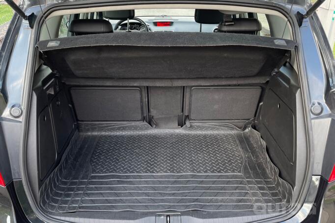 Opel Meriva 2 generation Minivan