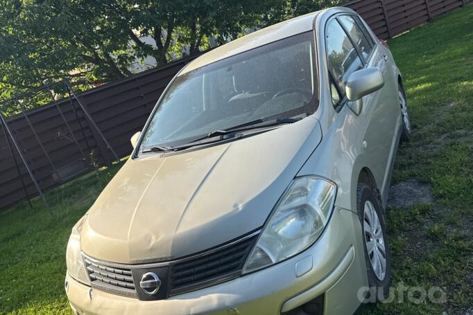 Nissan Tiida C11 Hatchback