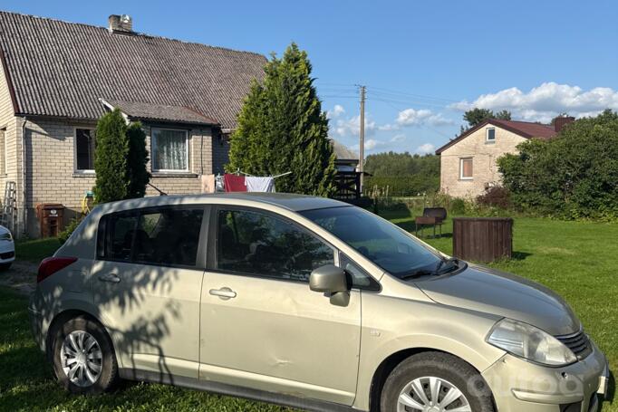 Nissan Tiida C11 Hatchback
