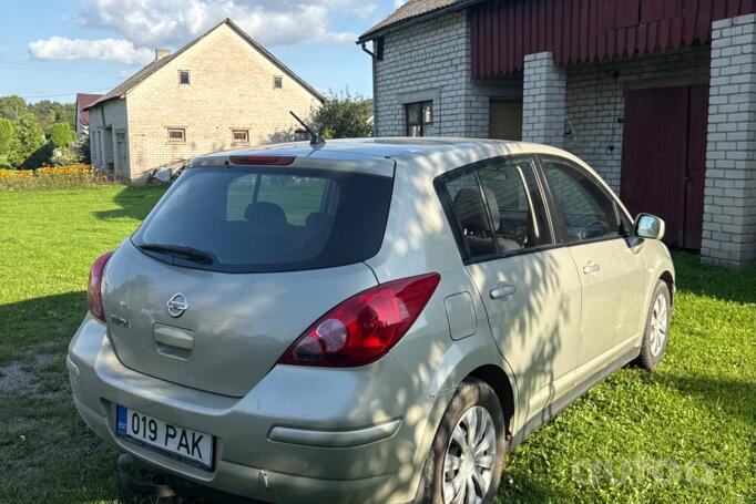 Nissan Tiida C11 Hatchback