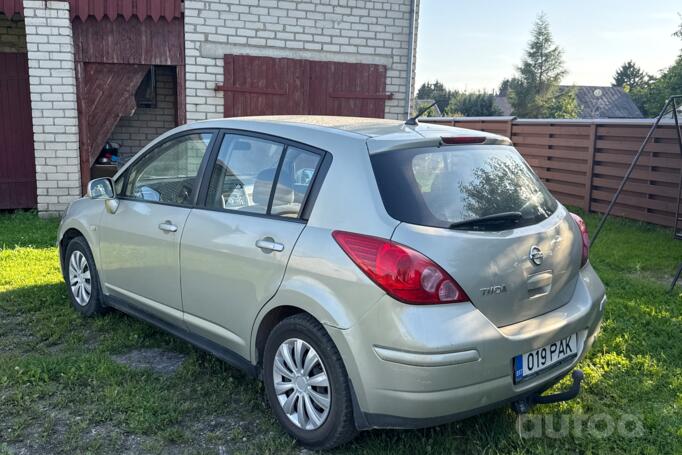 Nissan Tiida C11 Hatchback