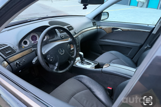 Mercedes-Benz E-Class W211 Sedan