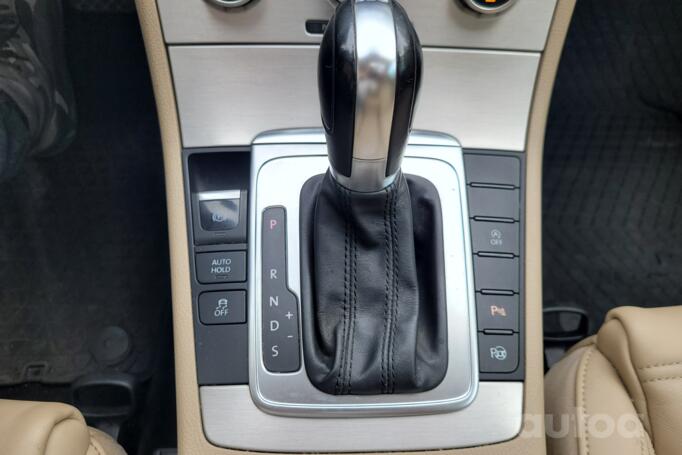 Volkswagen Passat B7 Variant wagon 5-doors