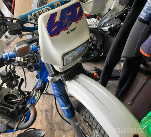 Suzuki DR