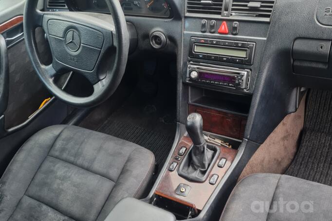 Mercedes-Benz C-Class W202/S202 Sedan