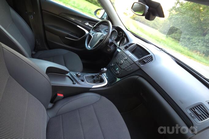 Opel Insignia A Sports Tourer OPC wagon 5-doors