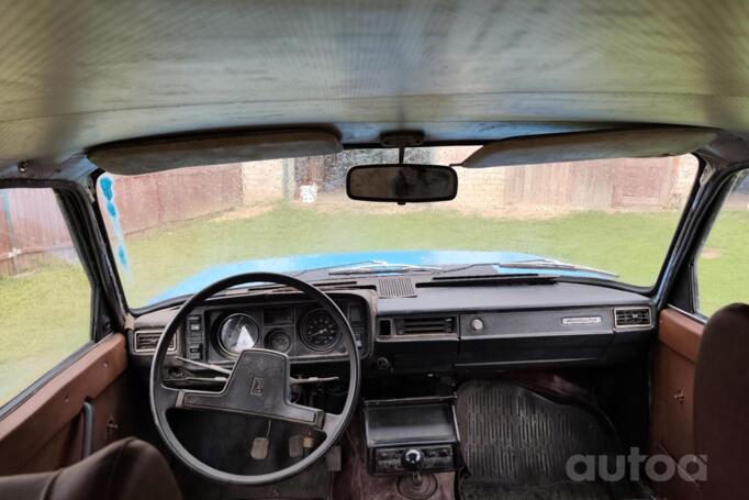 VAZ (Lada) 2105 1 generation Sedan