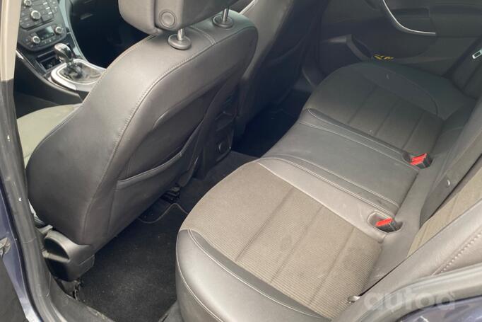 Opel Insignia A Sports Tourer wagon 5-doors