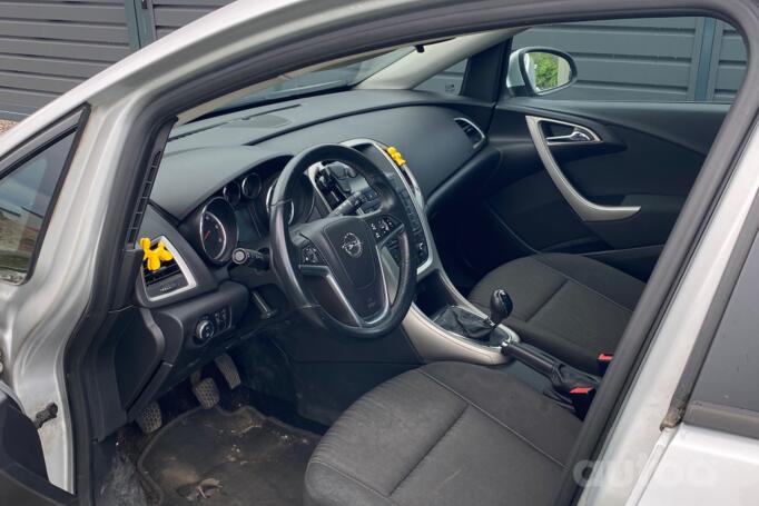 Opel Astra J Hatchback 5-doors