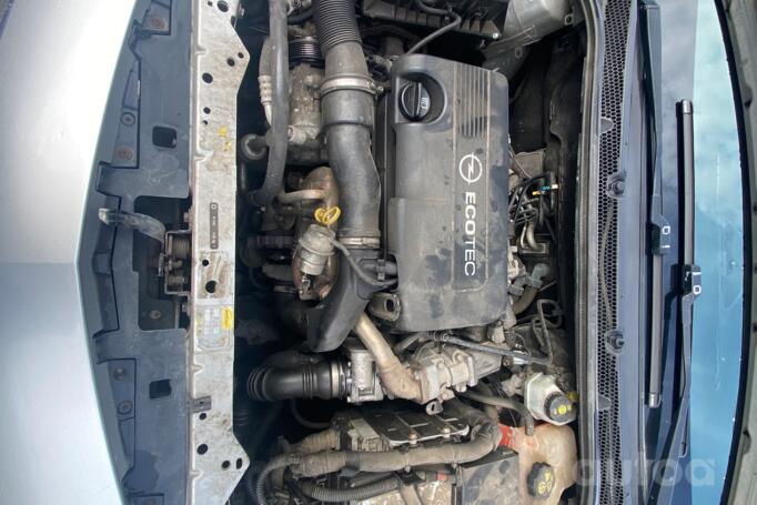 Opel Astra J Hatchback 5-doors