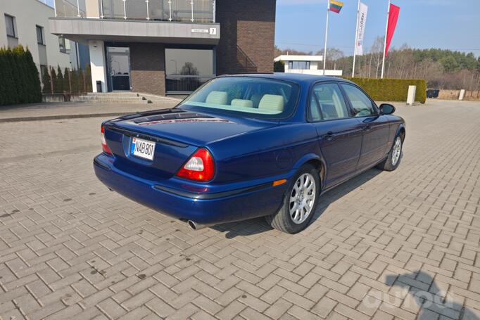 Jaguar XJ 3 generation (X350/X358)