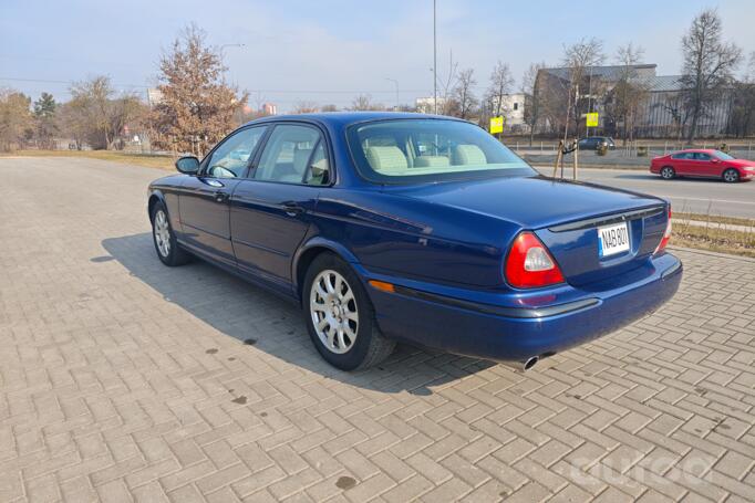 Jaguar XJ 3 generation (X350/X358)
