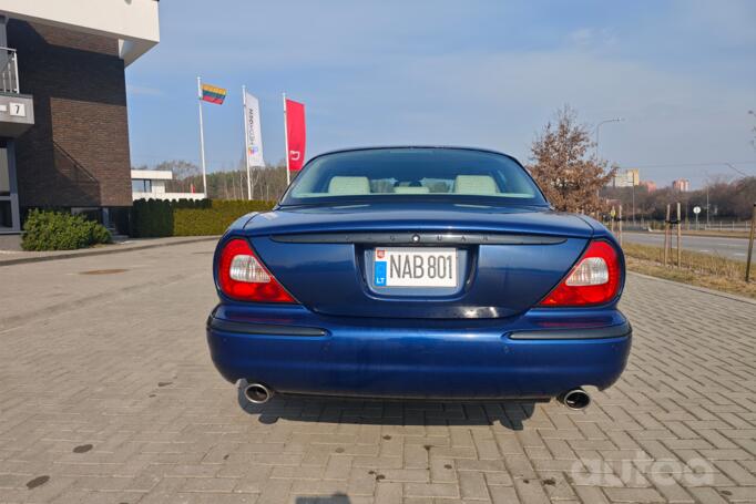 Jaguar XJ 3 generation (X350/X358)
