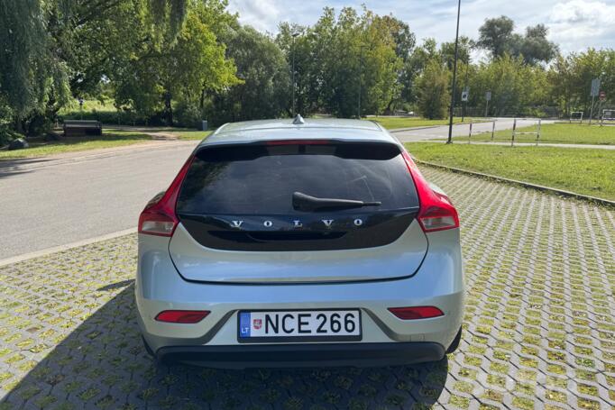 Volvo V40 2 generation Hatchback 5-doors