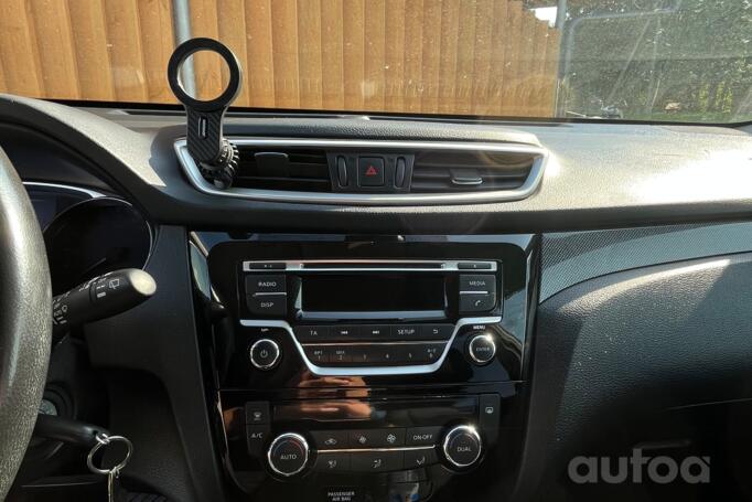 Nissan X-Trail T32 Crossover