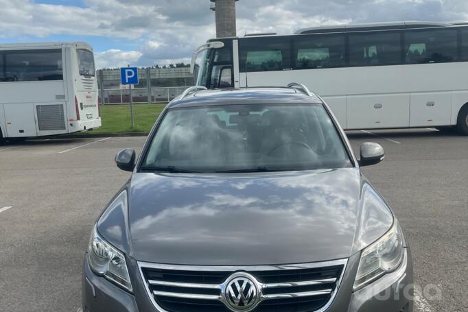 Volkswagen Tiguan 1 generation Crossover