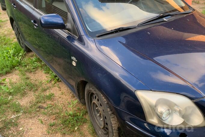 Toyota Avensis 2 generation wagon