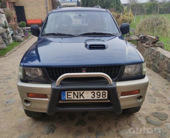 Mitsubishi Pajero 3 generation SUV 5-doors