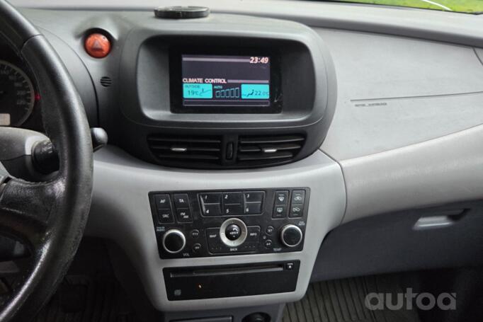 Nissan Almera Tino 1 generation [restyling]