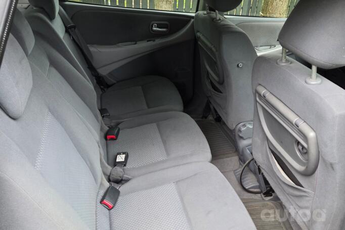Nissan Almera Tino 1 generation [restyling]