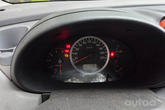 Nissan Almera Tino 1 generation [restyling]