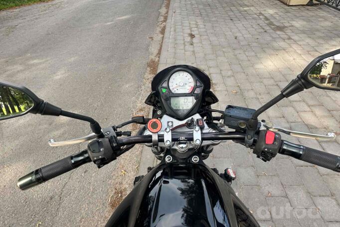 Suzuki SV