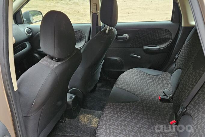 Nissan Note E11 Hatchback