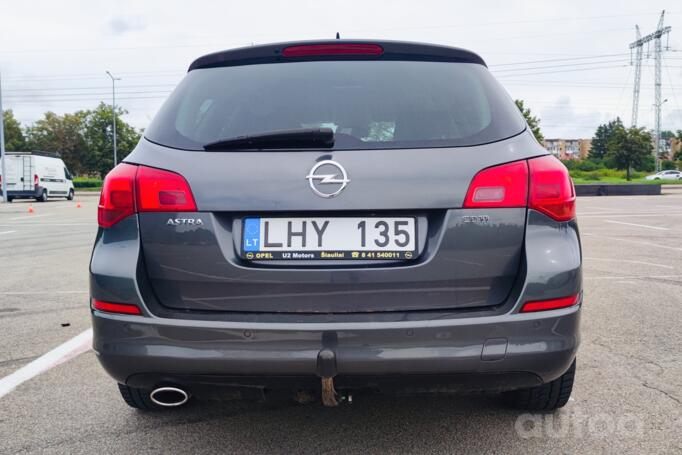 Opel Astra J Sports Tourer wagon