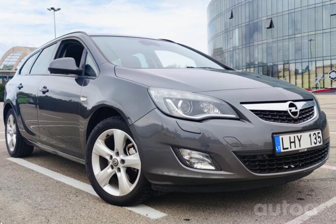 Opel Astra J Sports Tourer wagon