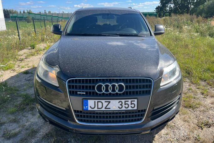 Audi Q7 4L Crossover