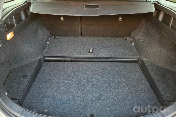 Toyota Auris 2 generation [restyling]