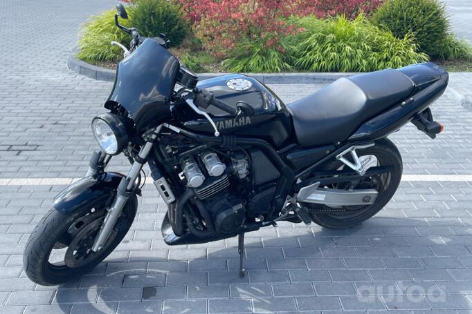 Yamaha FZS 600 Fazer
