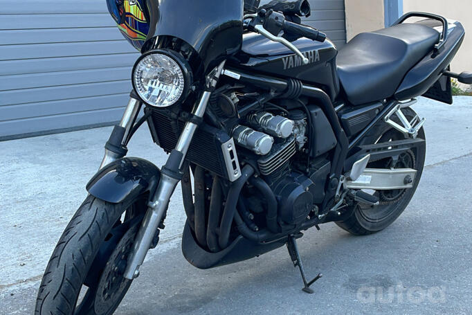 Yamaha FZS 600 Fazer