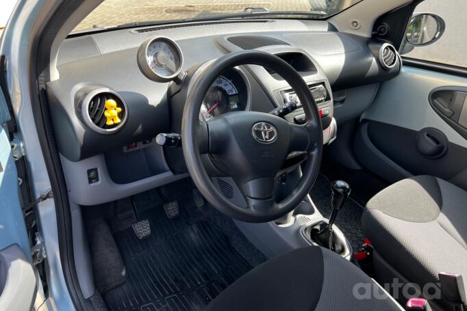 Toyota Aygo 1 generation Hatchback 5-doors