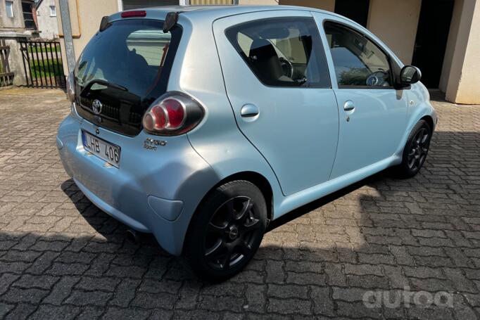 Toyota Aygo 1 generation Hatchback 5-doors