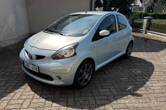 Toyota Aygo 1 generation Hatchback 5-doors