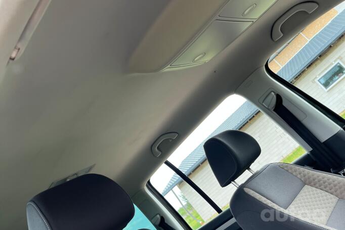 Volkswagen Touran 1 generation [restyling] Cross minivan 5-doors