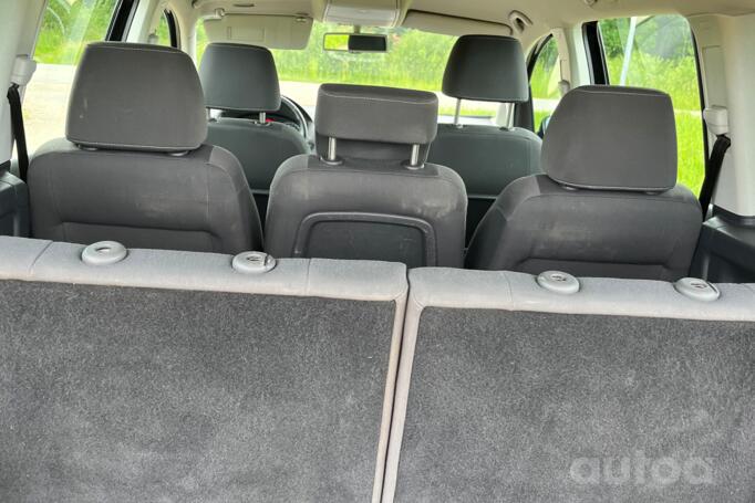 Volkswagen Touran 1 generation [restyling] Cross minivan 5-doors