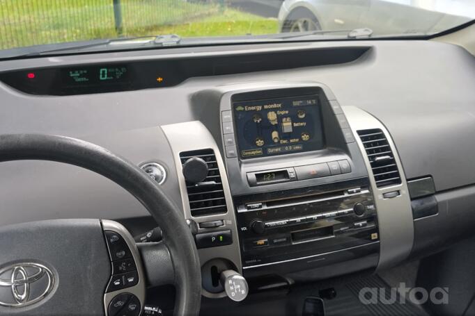 Toyota Prius 2 generation Hatchback