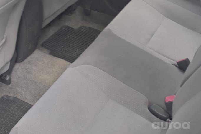 Toyota Prius 2 generation Hatchback