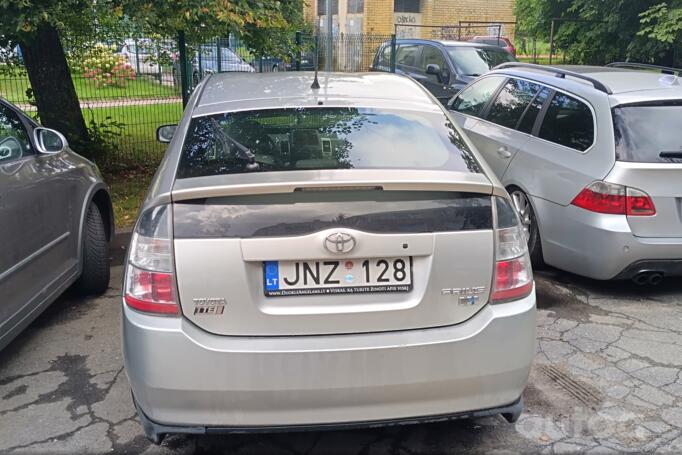 Toyota Prius 2 generation Hatchback